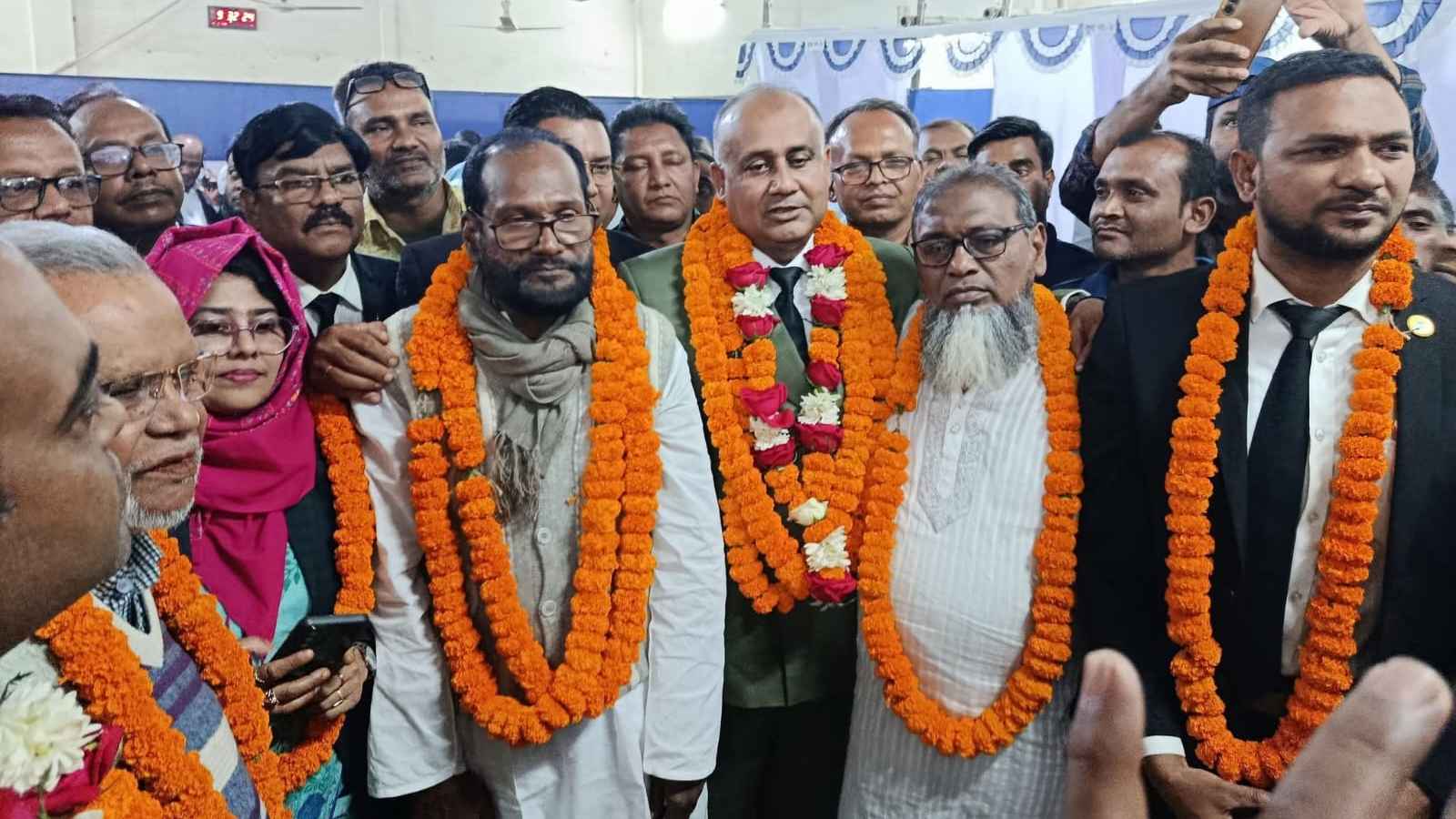 কুষ্টিয়া আইনজীবী সমিতির সভাপতি সাঈদ, সম্পাদক শাতিল মাহমুদ