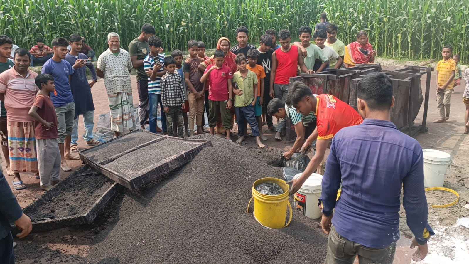 রংপুরে ভেজাল মশলার কারখানা গুঁড়িয়ে দিল প্রশাসন: ব্যবসায়ীকে কারাদণ্ড