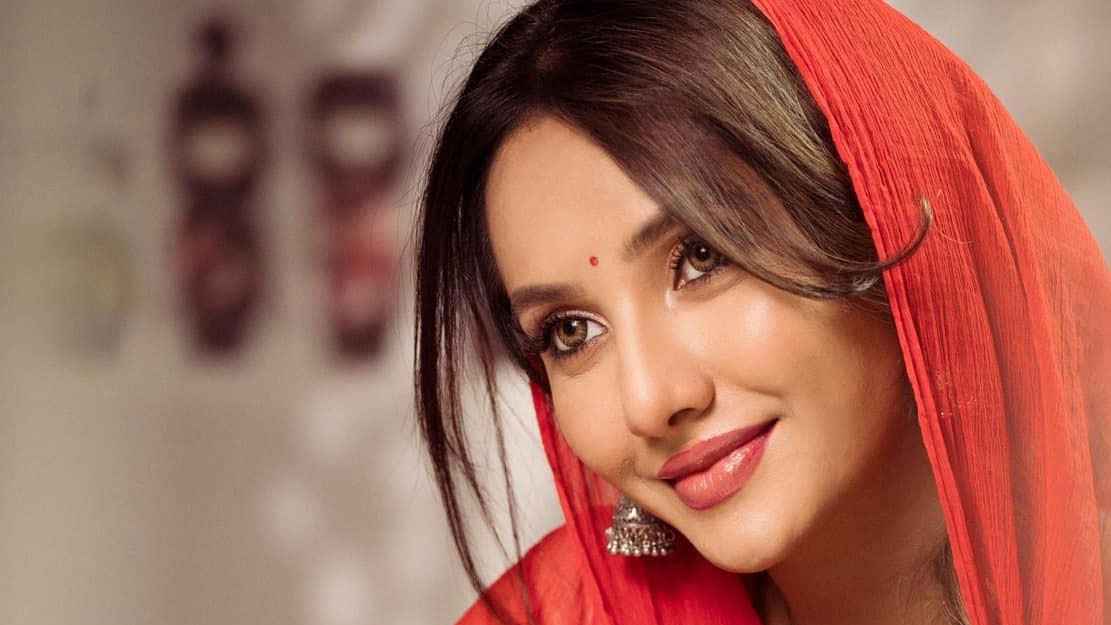 নামাজে বসলেই চোখের সামনে মক্কা-মদিনা ভেসে ওঠে: ফারিণ খান 