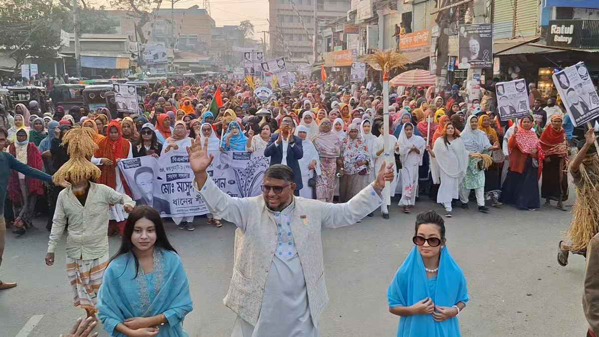 জয়পুরহাট ১ আসনে ধানের শীষের নির্বাচনী গণমিছিলে মানুষের ঢল