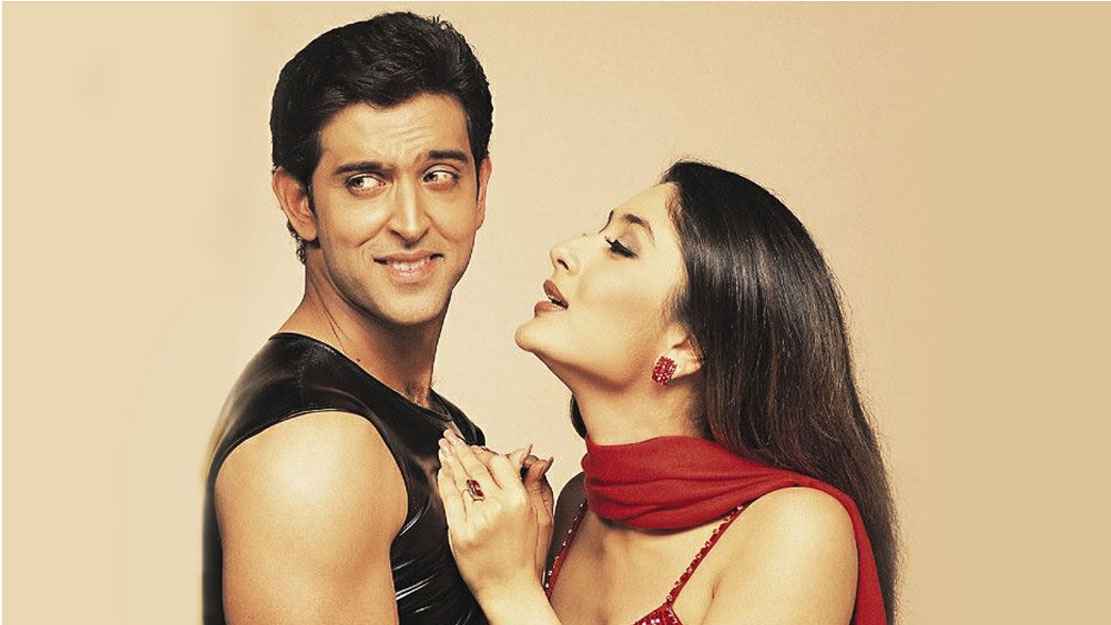 বিমানে ঘনিষ্ঠ অবস্থায় হৃতিক-কারিনা, যা বলেছিলেন অভিনেতার বাবা 