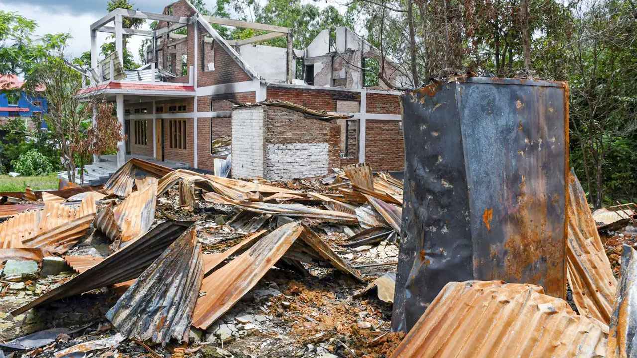 মণিপুর এবার কুকি-নাগা দাঙ্গা