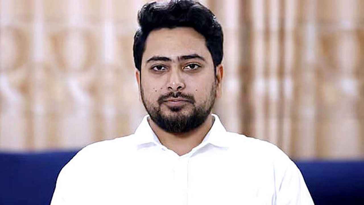 ঢাকা-১১: এক কেন্দ্রে এগিয়ে নাহিদ ইসলাম