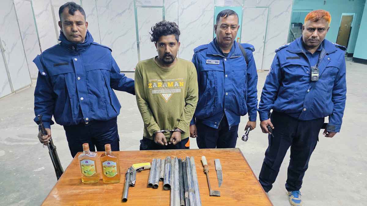 নাটোরে যৌথ বাহিনীর অভিযানে অস্ত্র তৈরির সরঞ্জামসহ আটক ১