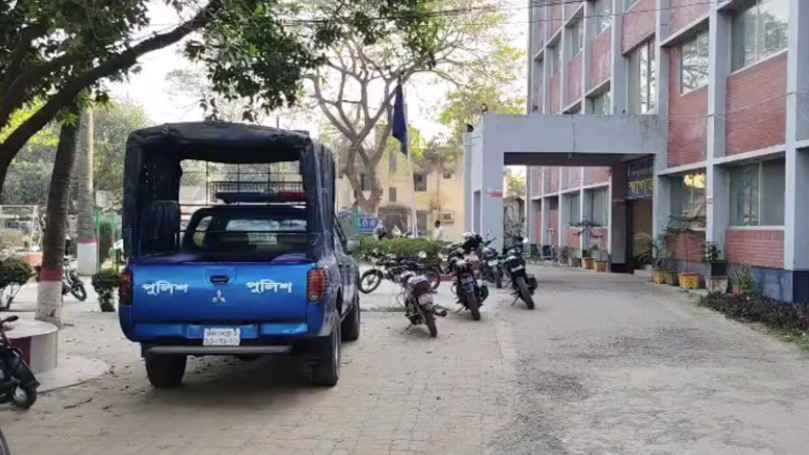 শরীরে পেট্রোল ঢেলে আগুন লাগিয়ে গৃহবধূর আত্মহত্যা