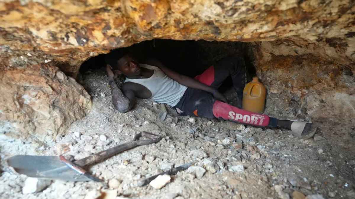 নাইজেরিয়ায় খনিতে বিষাক্ত গ্যাসে ৩৭ শ্রমিকের মৃত্যু