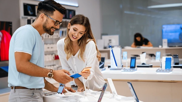 স্মার্টফোন কিনতে ঋণ দেবে ‘পামপে’ 