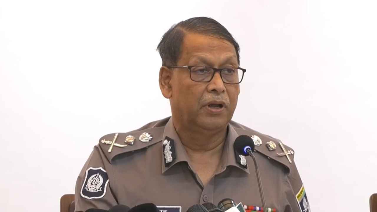 পদত্যাগপত্র জমা দিলেন আইজিপি