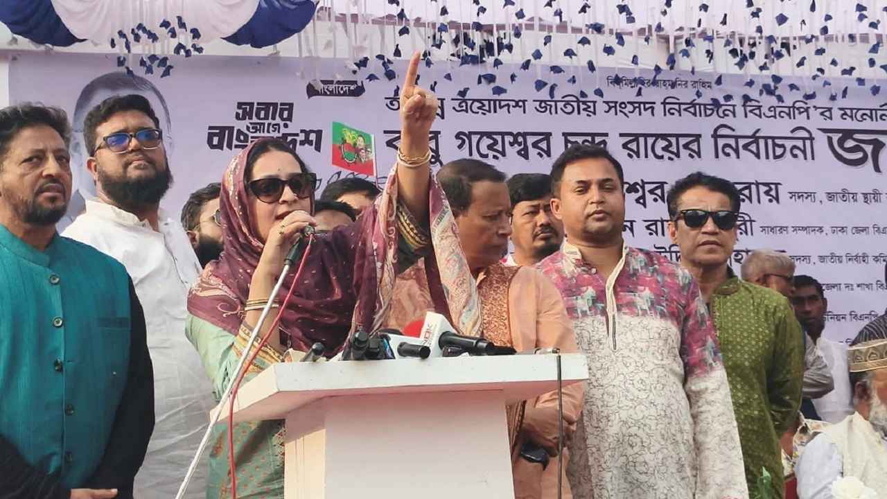 নারীবিদ্বেষী রাজনীতির বিরুদ্ধে জনগণ ব্যালটের মাধ্যমে জবাব দেবে: নিপুণ