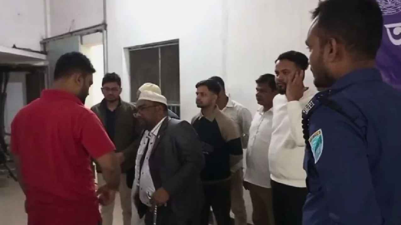 আশুলিয়ায় ভোট কেন্দ্র দখলচেষ্টার অভিযোগ, বিএনপির ১৩ নেতাকর্মী আটক