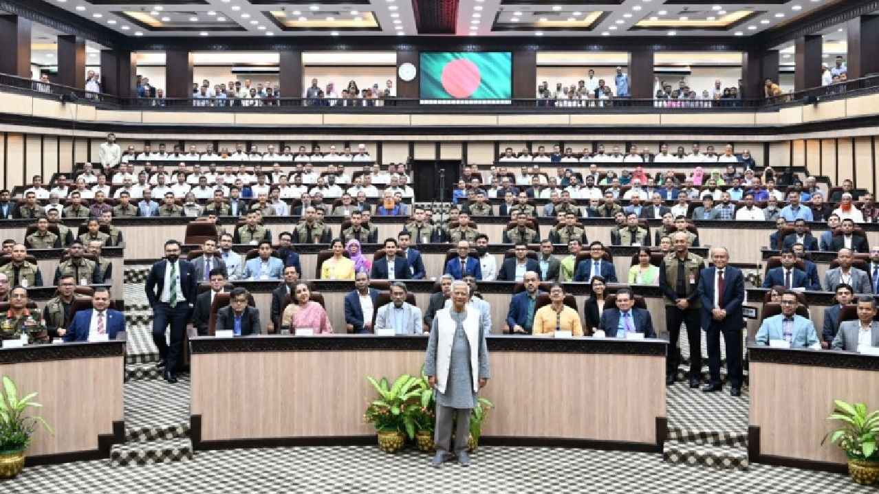 ভেঙে দেওয়া হলো অন্তর্বর্তী সরকারের উপদেষ্টা পরিষদ