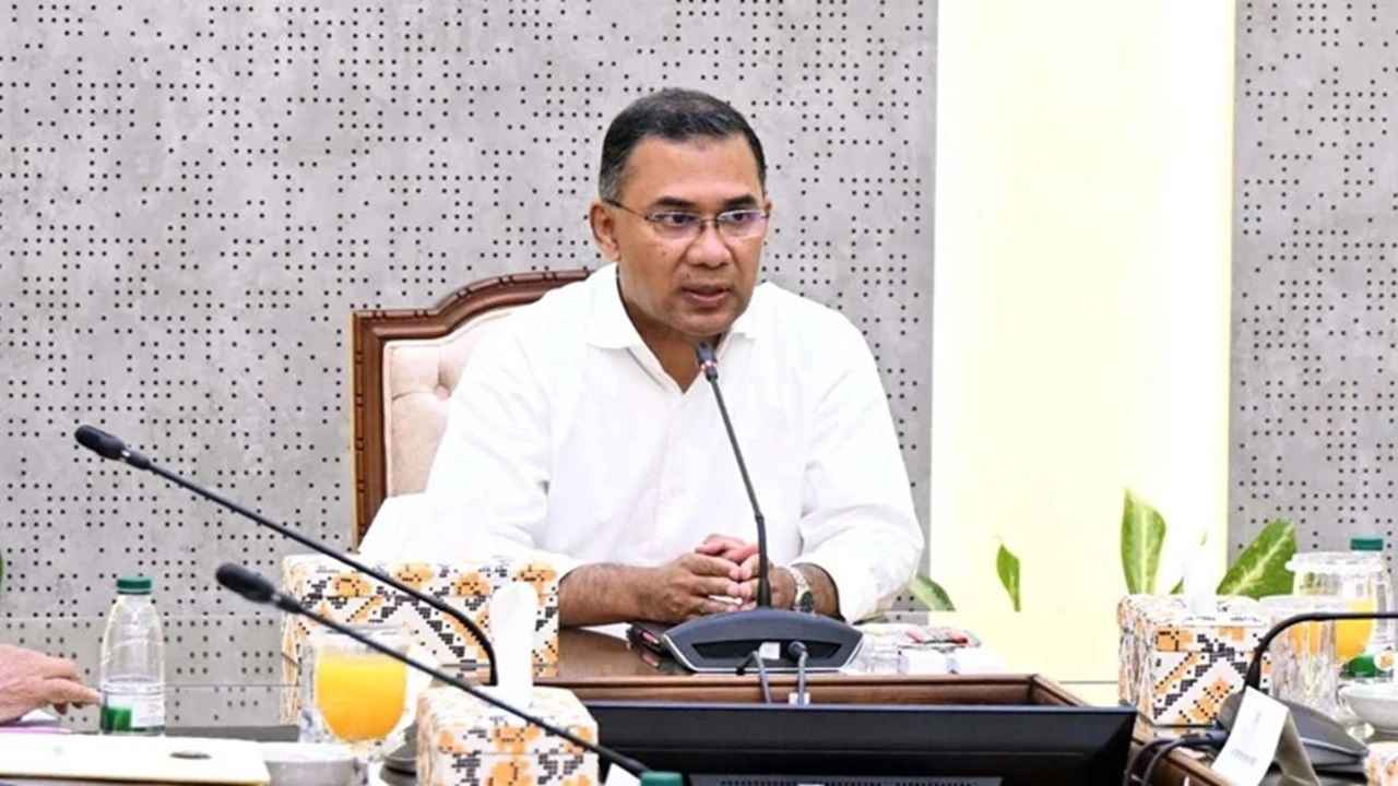 সকাল সকাল সচিবালয়ে প্রধানমন্ত্রী, অনেকেই অভিভূত