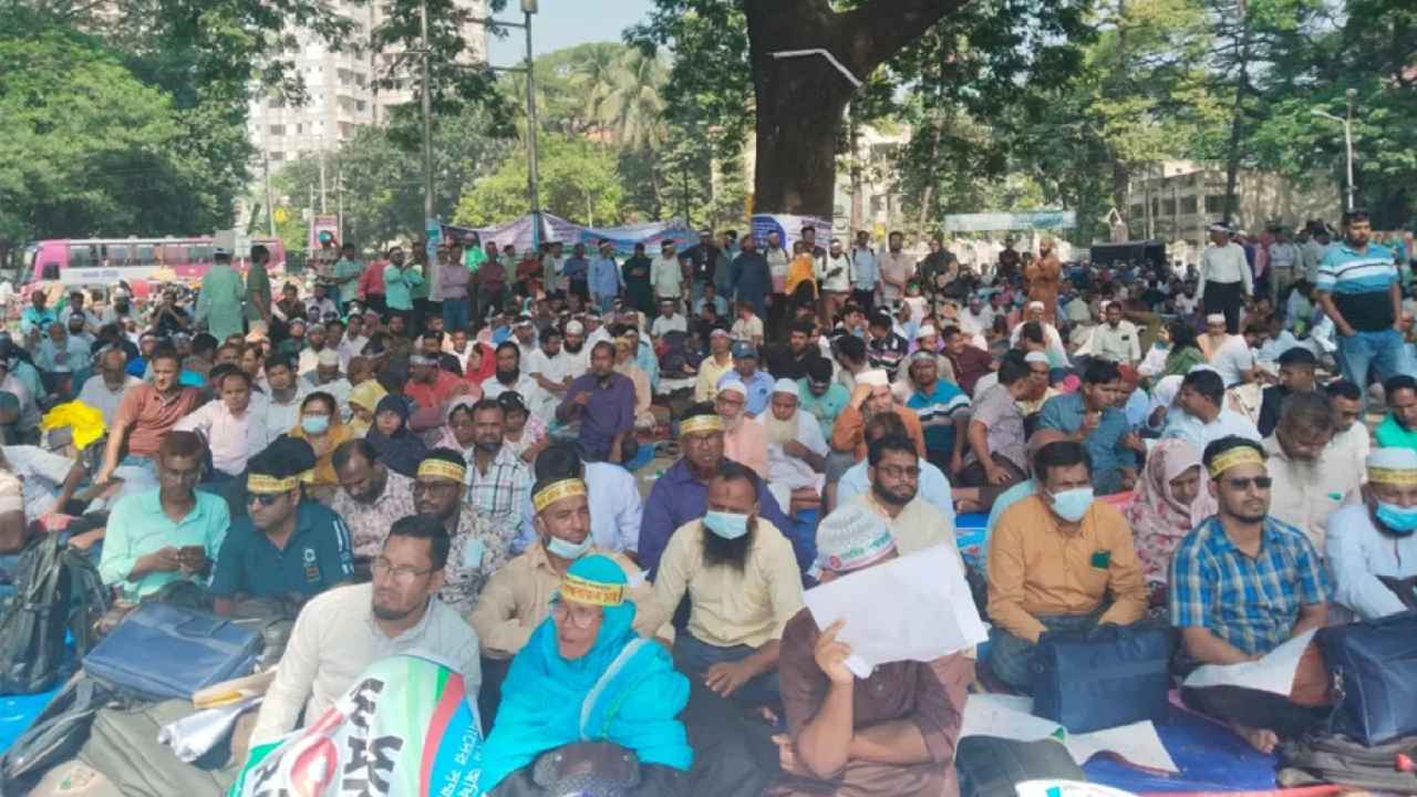 ক্লাস-পরীক্ষা রেখে আন্দোলন, শিক্ষকদের বিরুদ্ধে ব্যবস্থা নেওয়ার নির্দেশ