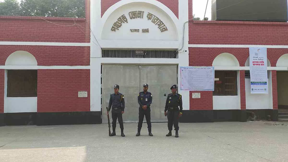 পঞ্চগড় জেলা কারাগার থেকে পোস্টাল ব্যালটে ভোট দেবেন ১৮ কারাবন্দি