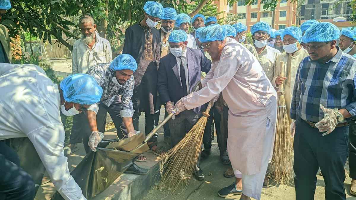 পরিষ্কার-পরিচ্ছন্নতা কর্মসূচির উদ্বোধন করলেন এমপি বেলাল