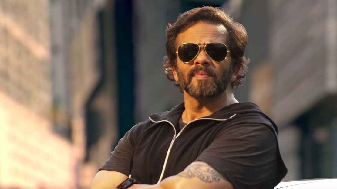 জনপ্রিয় পরিচালকের বাড়িতে এলোপাথাড়ি গুলি 