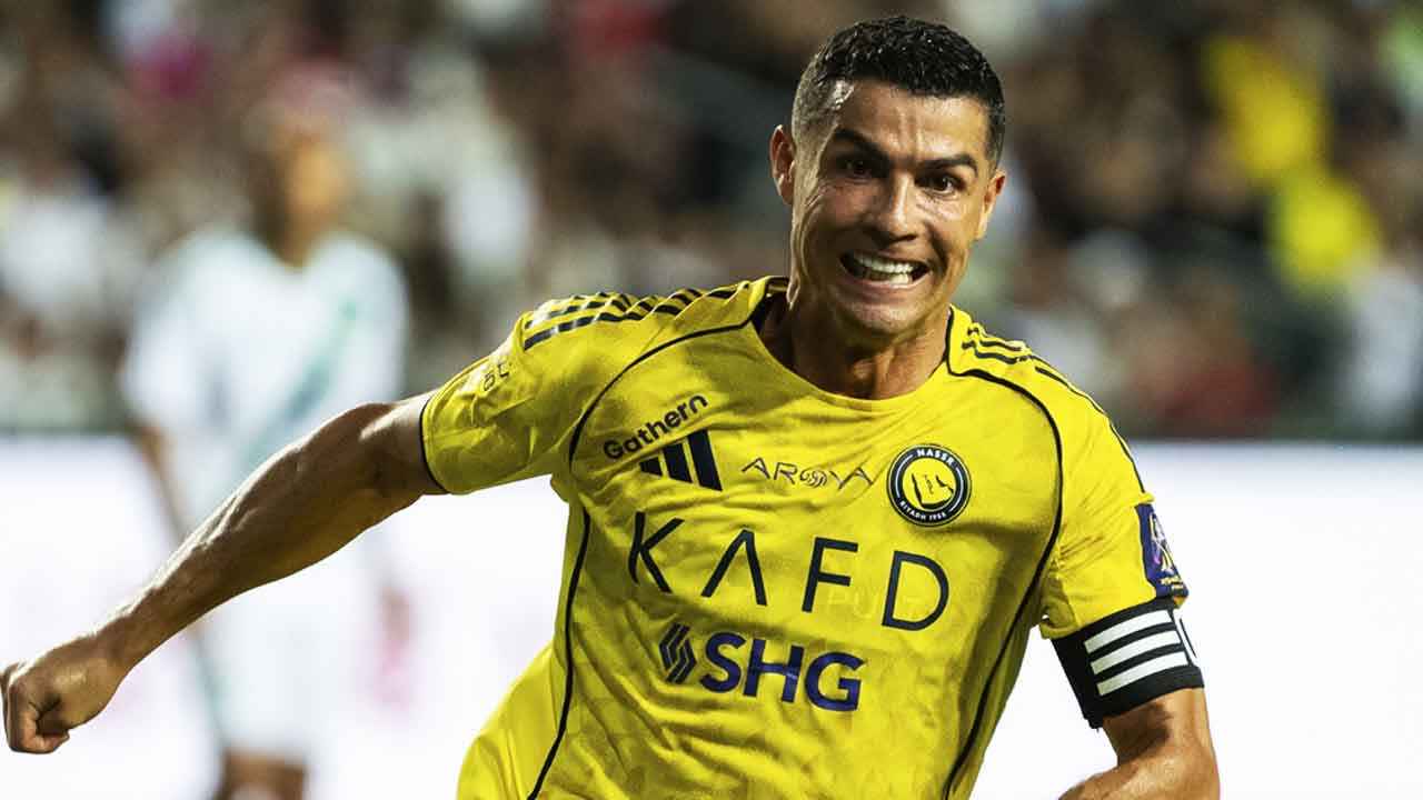 ৪১ বছর বয়সে অভূতপূর্ব রেকর্ড গড়েছেন রোনালদো