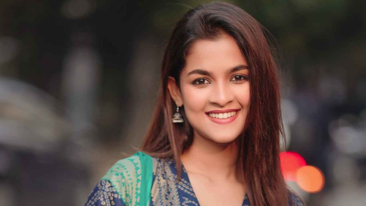 উচ্চ মাধ্যমিকে প্রথম প্রেম, অভিজ্ঞতা ভালো ছিল না: সাদিয়া আয়মান