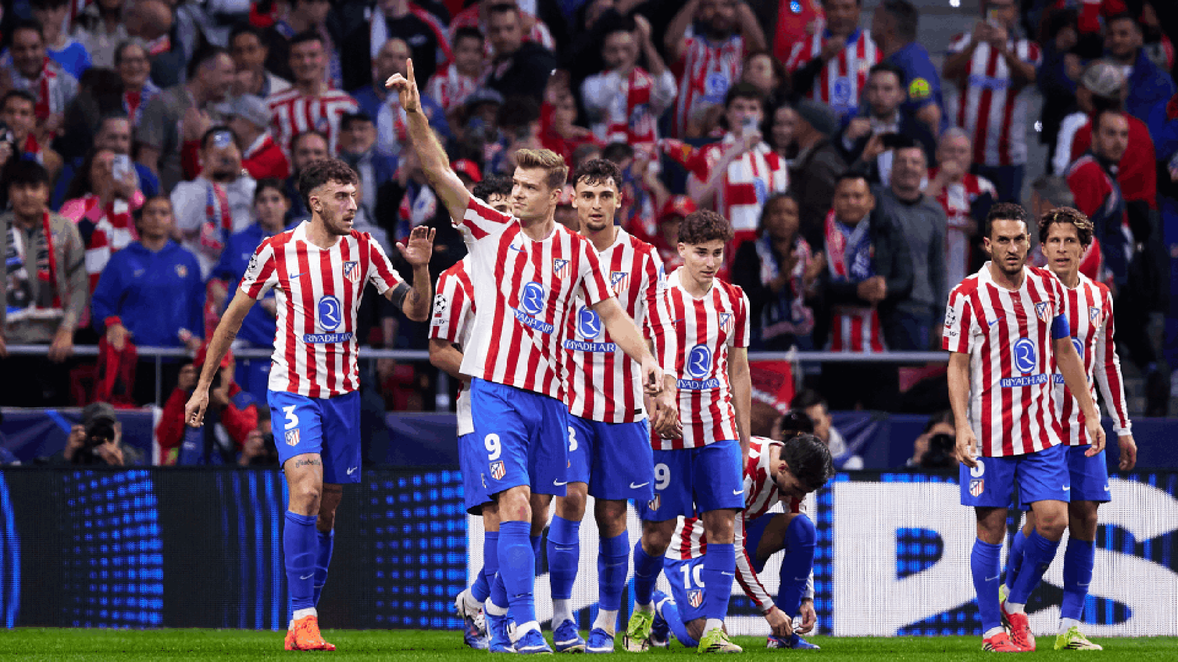 সরলথের হ্যাটট্রিকে শেষ ষোলোয় অ্যাতলেতিকো