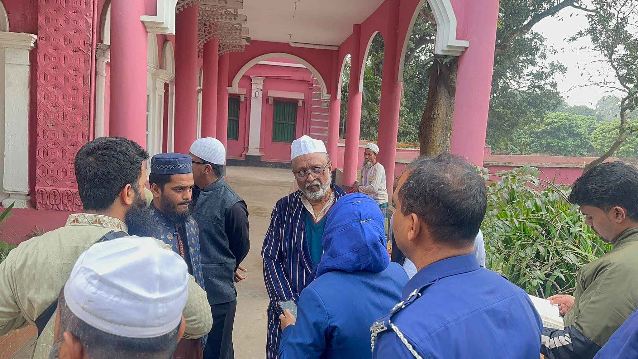 সোনারগাঁওয়ে এমপি প্রার্থীকে নির্বাচনি প্রচারণার দায়ে জরিমানা