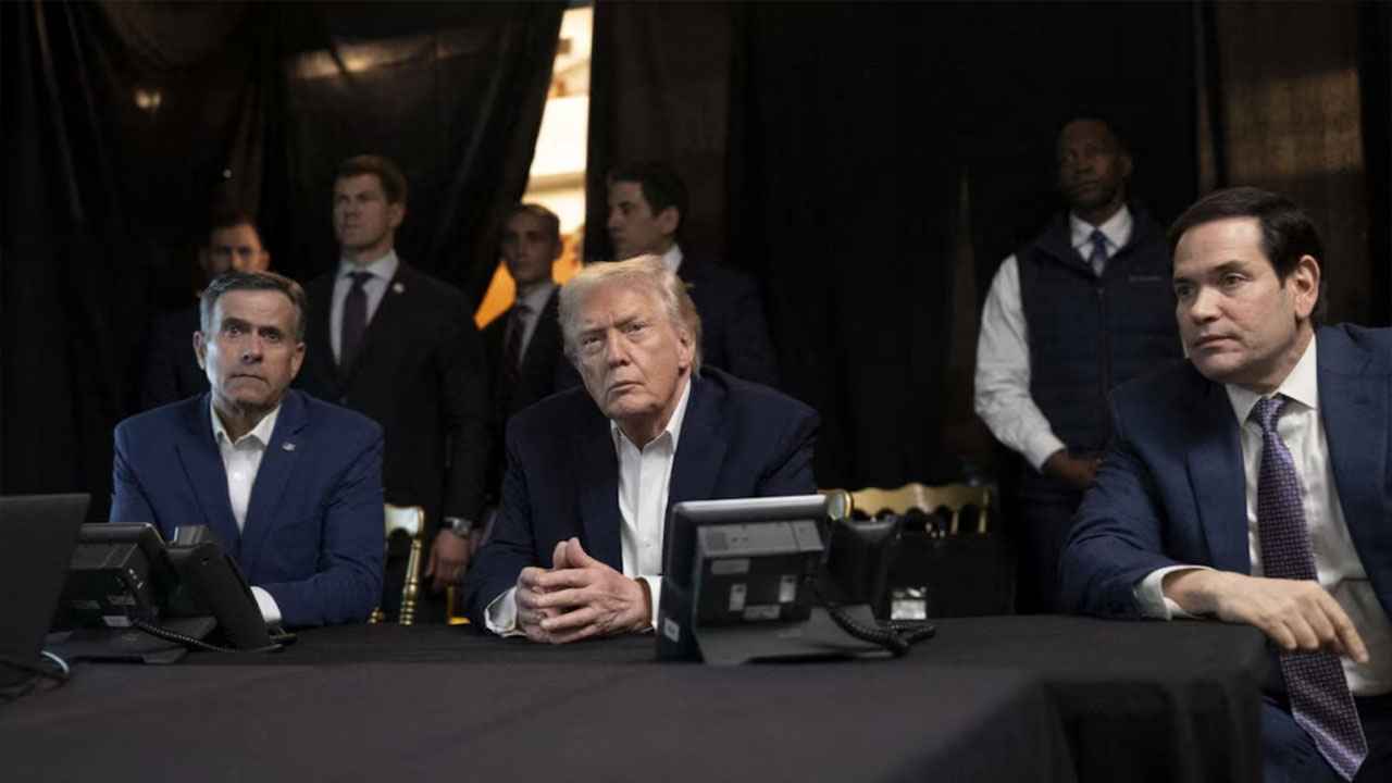 মাদুরোকে আটকে ট্রাম্পের পদক্ষেপ কি আইনসম্মত?