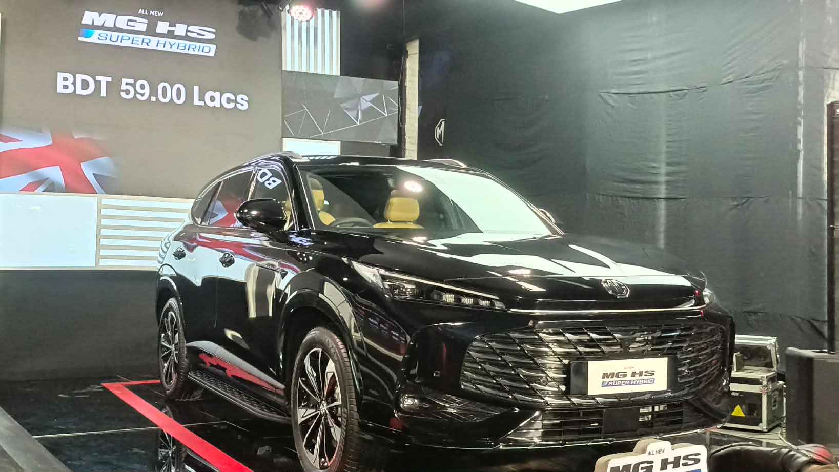 দেশে এমজি’র নতুন ২ হাইব্রিড এসইউভি উদ্বোধন, দাম শুরু ৪৯ লাখ টাকা থেকে