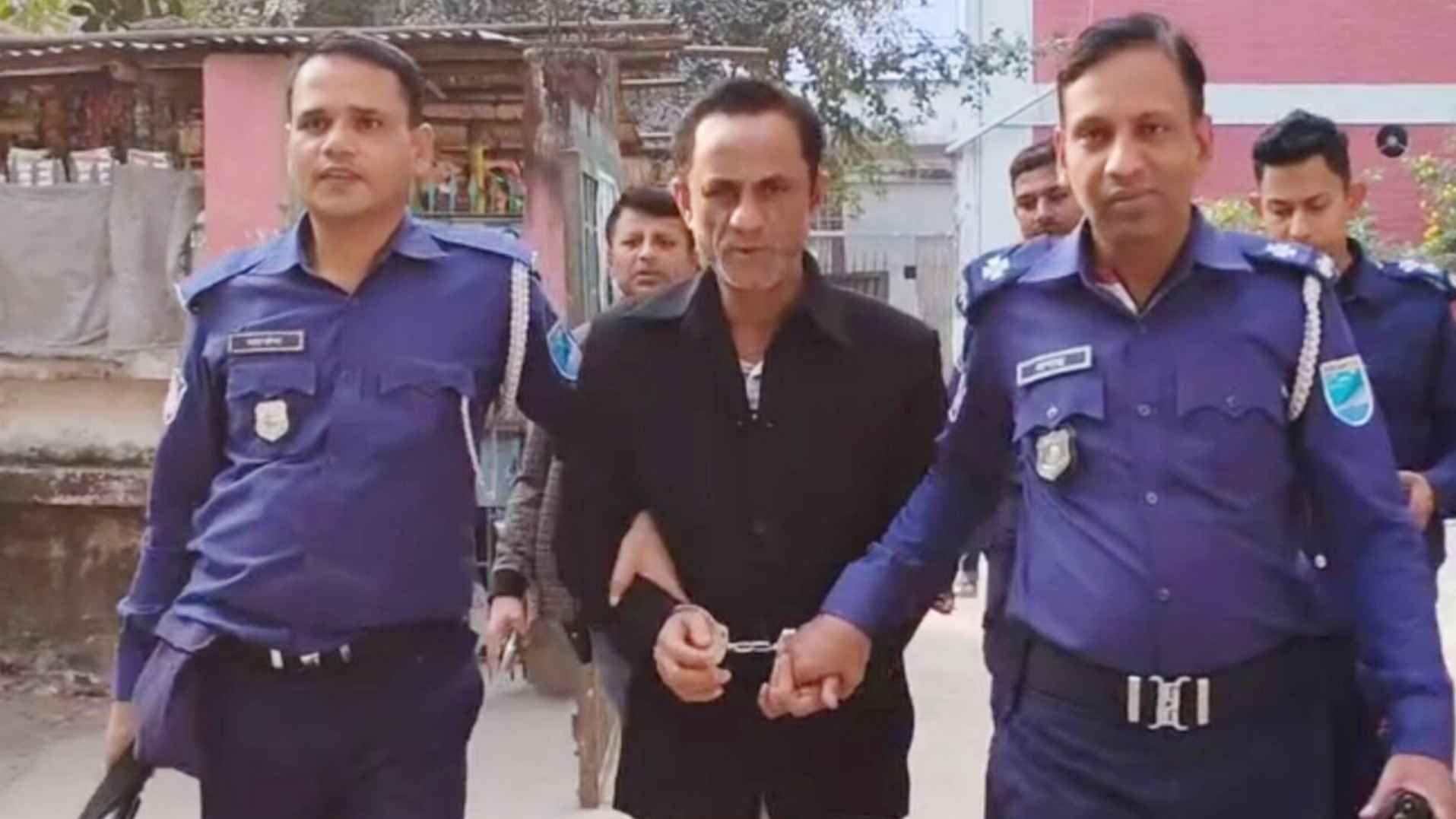 জিপের চাপায় তেলের পাম্পের কর্মচারী নিহত, যুবদলের সাবেক সভাপতি কারাগারে