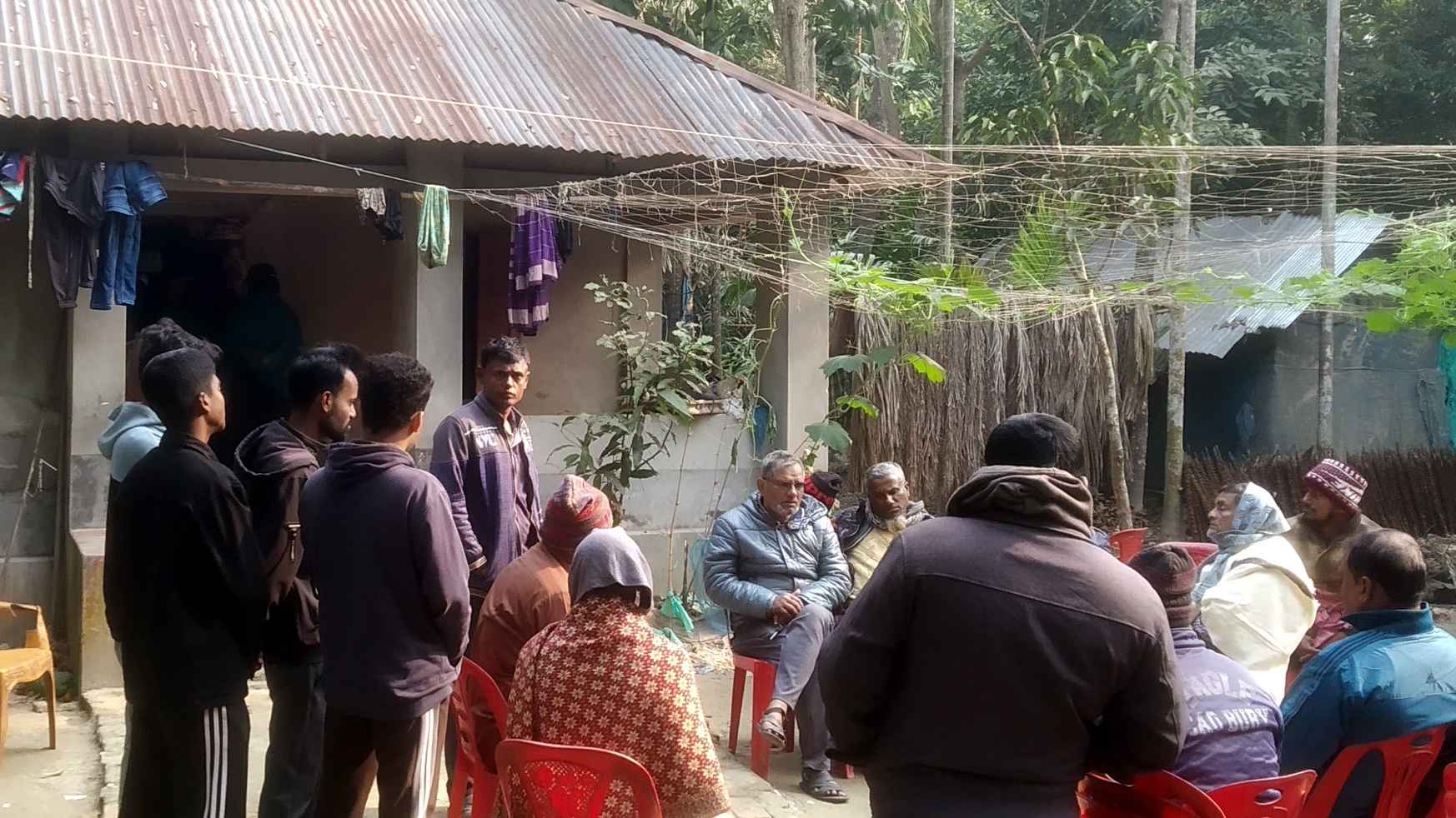 ফকিরহাটে চোর চিনে ফেলায় গৃহিণীকে হত্যার অভিযোগ