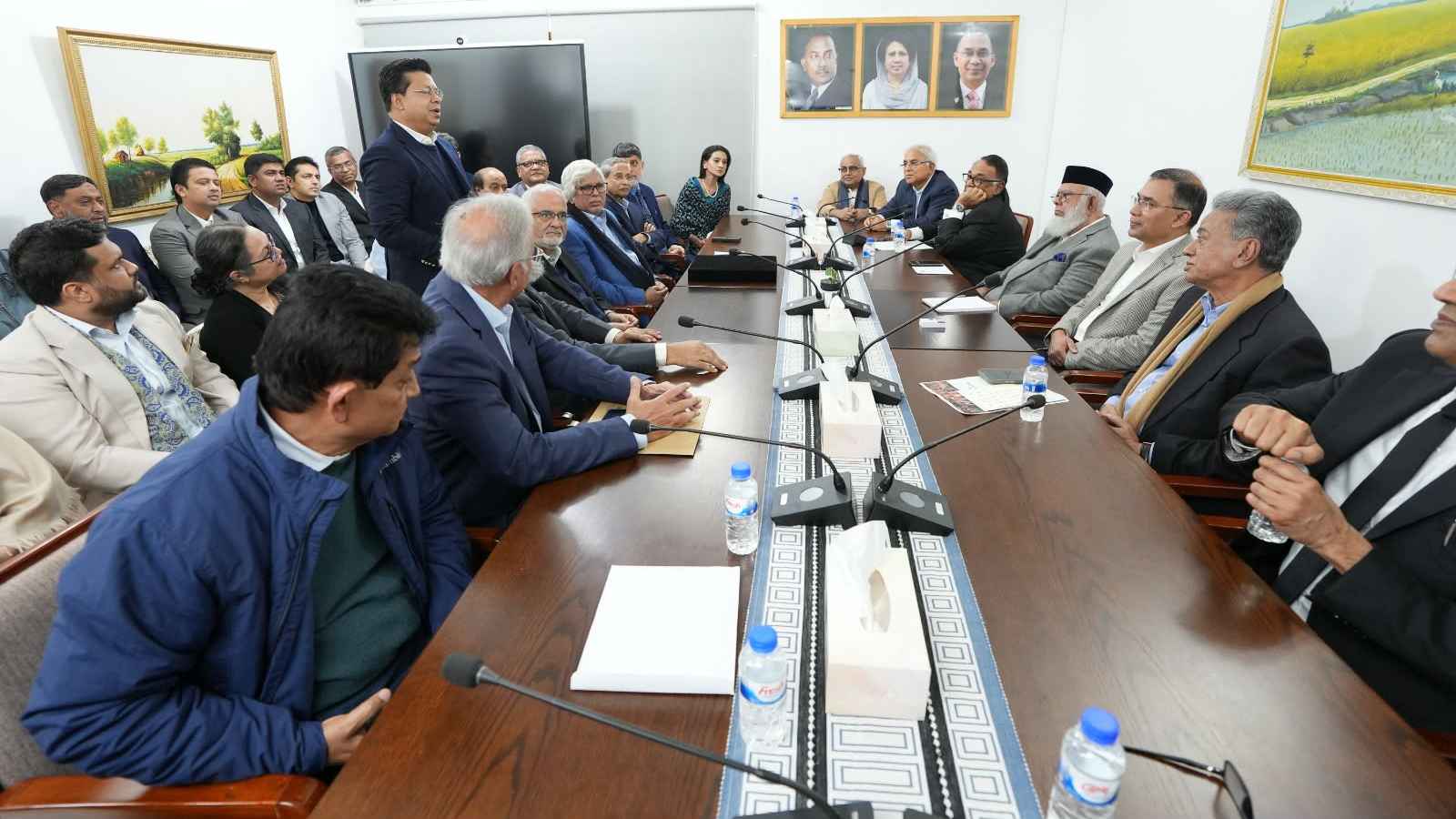 তারেক রহমানের সঙ্গে দেশের শীর্ষ ব্যবসায়ীদের সাক্ষাৎ