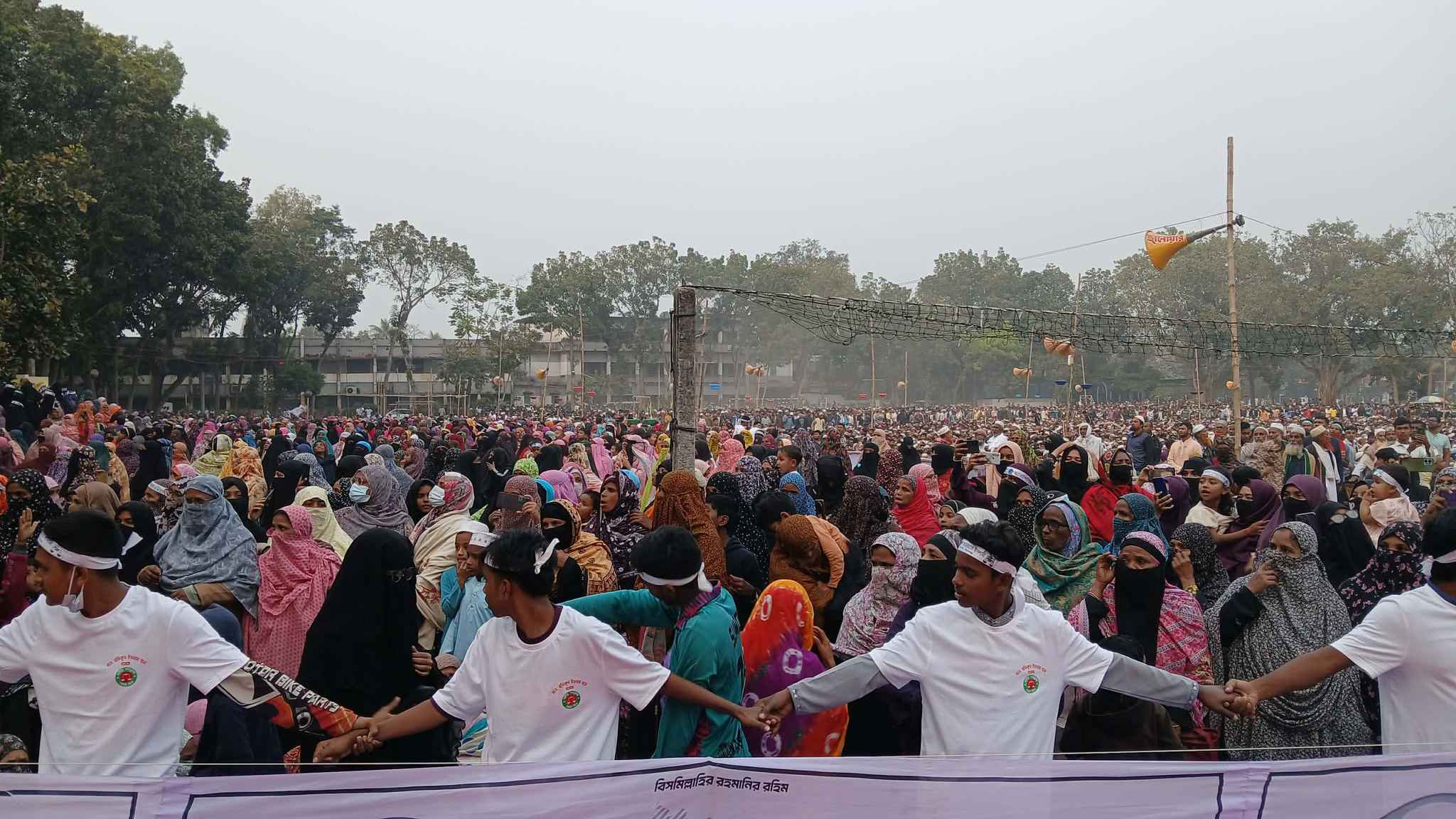 জামায়াতের জনসভায় নারীদের সরব উপস্থিতি