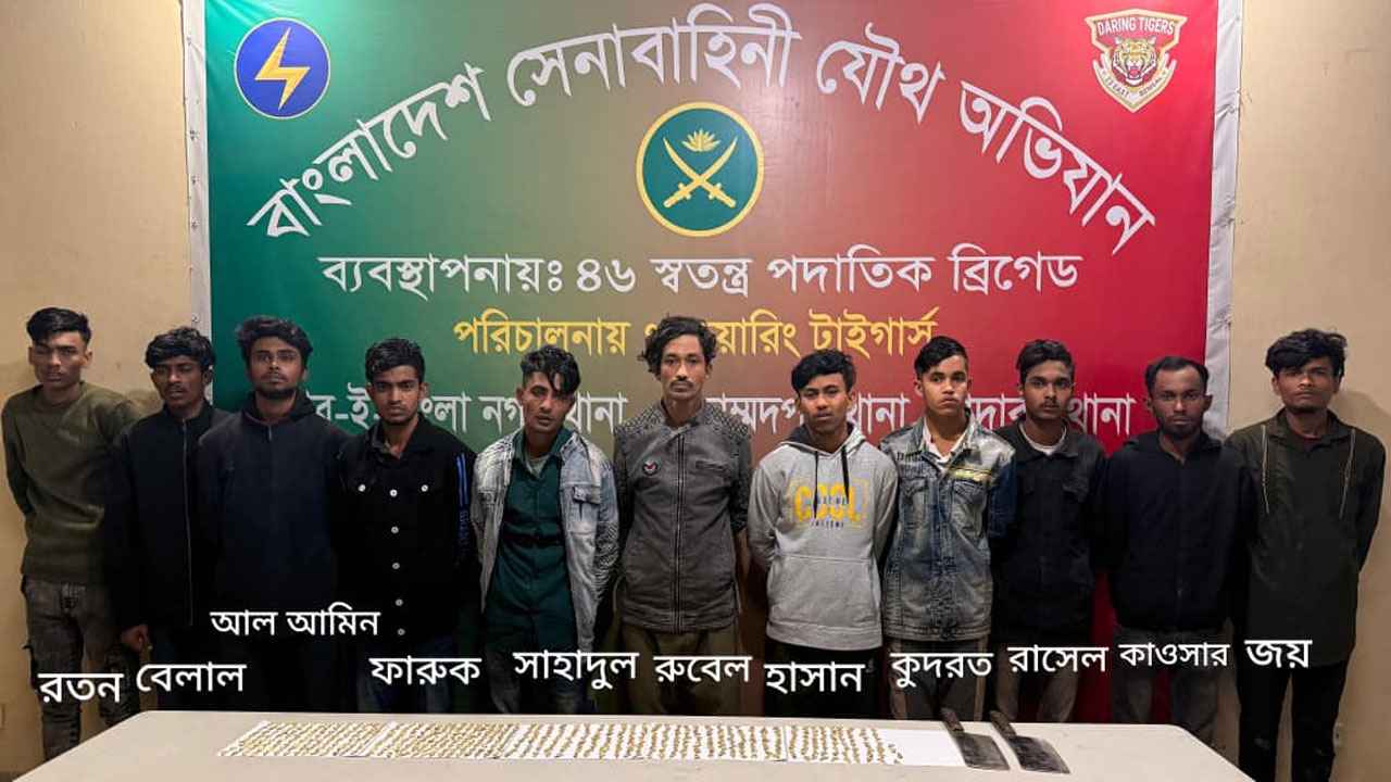 রায়েরবাজারে ফের সেনা অভিযানে ১০ মামলার আসামিসহ গ্রেফতার ১১