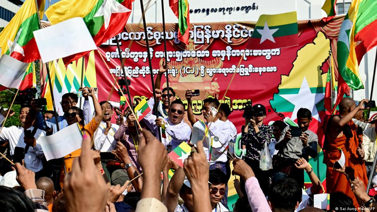 মিয়ানমারে রোহিঙ্গা-গণহত্যা মামলার বিরুদ্ধে বিক্ষোভ