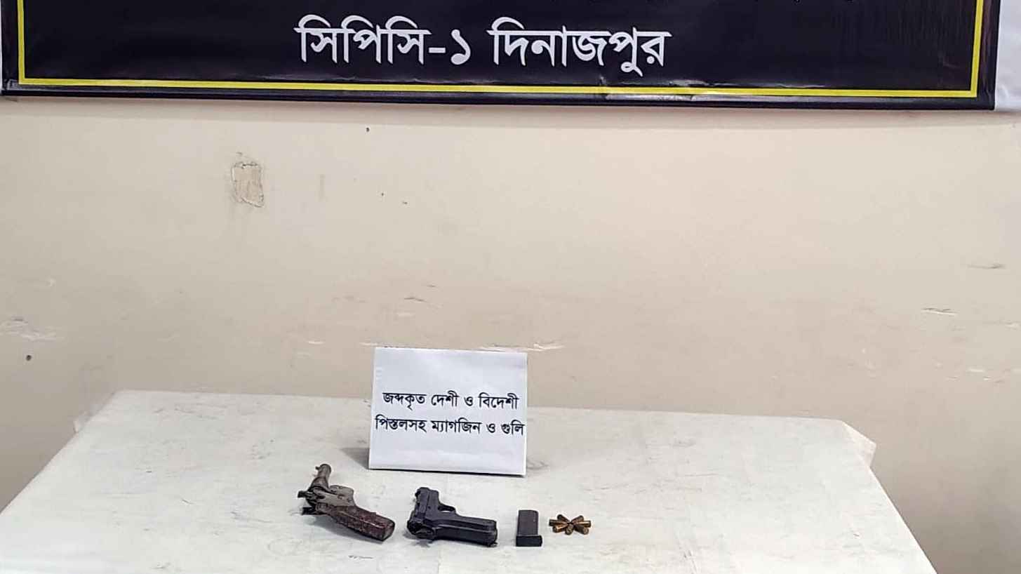 দিনাজপুরে র‍্যাবের অভিযানে পিস্তল, শুটার গান ও তাজা গুলি উদ্ধার
