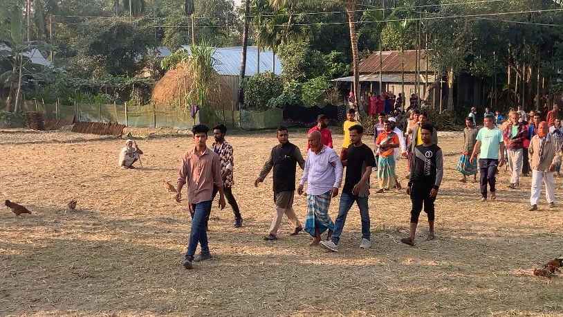 নেত্রকোনায় স্বতন্ত্র প্রার্থীর প্রচারণার সময় হামলা, আহত ১০