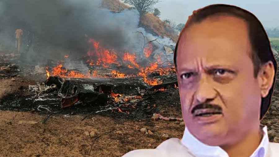 অবতরণের সময় ভেঙে পড়ল  মহারাষ্ট্রের উপমুখ্যমন্ত্রীর বিমান