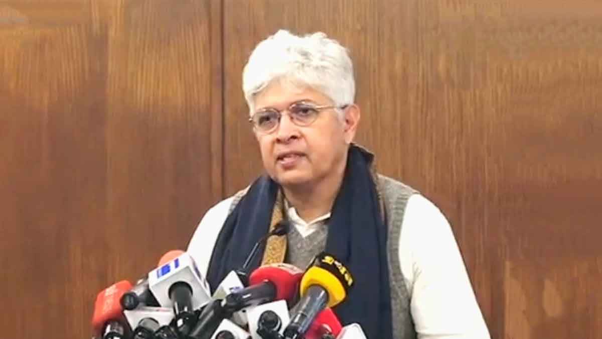 আয়নাঘরের যুগে ফিরে যেতে না চাইলে গণভোট দিতে হবে: আদিলুর রহমান