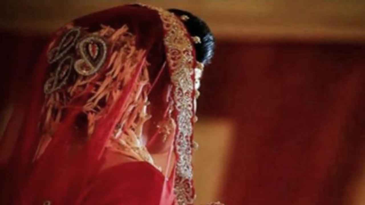 বাসররাতে মুখ ধোয়ার পর কনেকে চিনতে পারছেন না বর