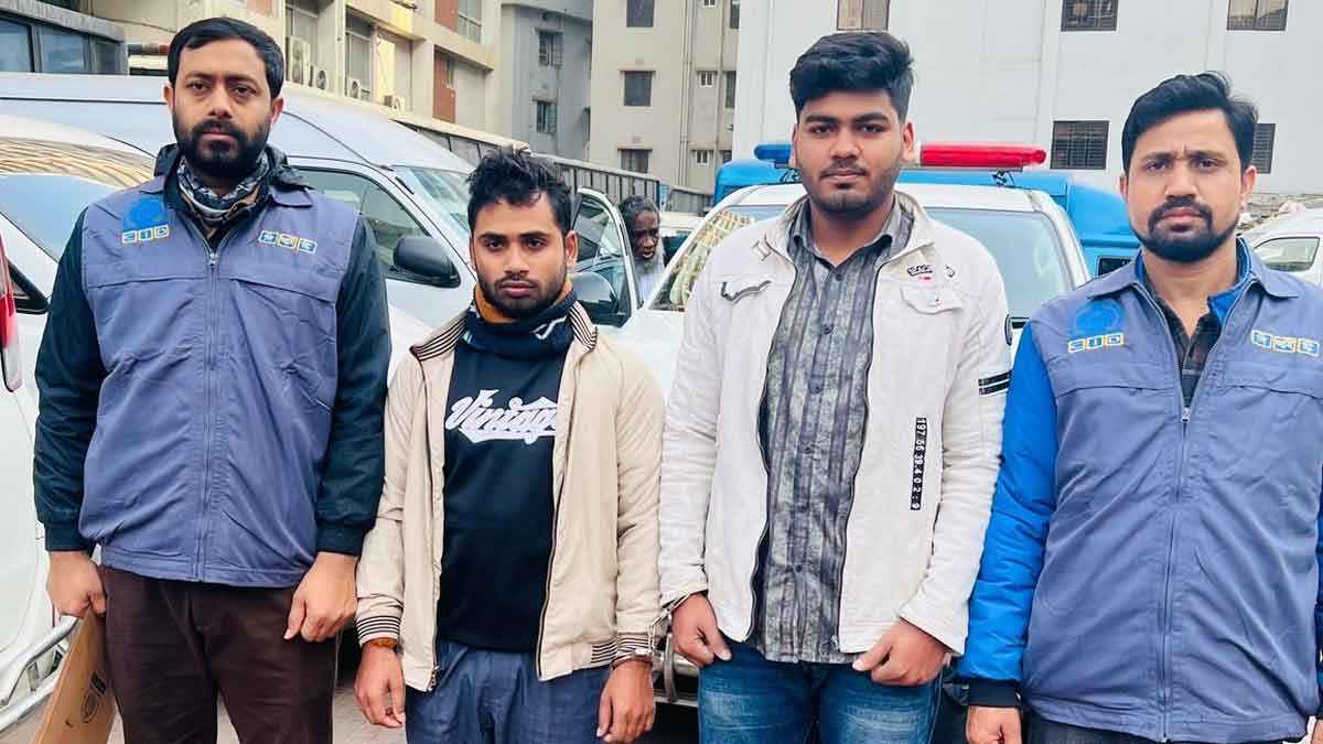 বিদেশি ওয়েবসাইট ক্লোন করে বিনিয়োগের নামে প্রতারণা, গ্রেফতার ২