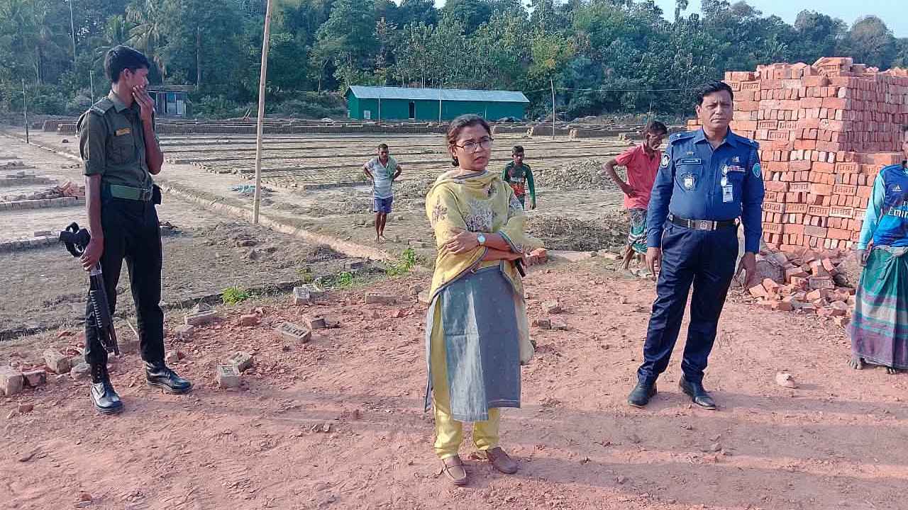 গুইমারায় ইটভাটা চালু দায়ে ১ লাখ টাকা জরিমানা