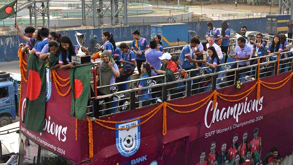 আবারও ছাদখোলা বাসে বরণ করা হবে ইতিহাস গড়া সাবিনাদের