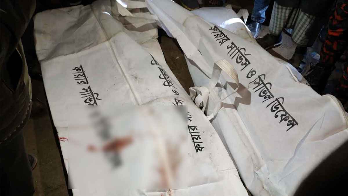 ট্রাক চাপায় মোটরসাইকেল আরোহী মা-মেয়ে নিহত