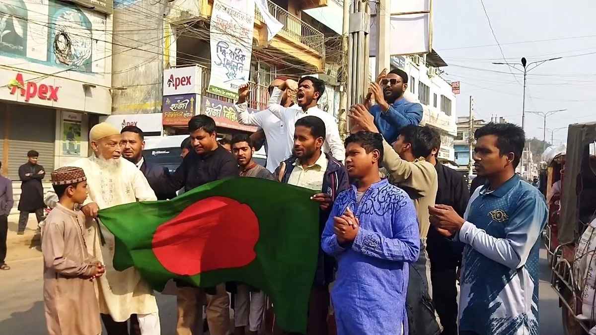 হাদির হত্যাকারীদের বিচারের দাবিতে ঠাকুরগাঁওয়ে বিক্ষোভ