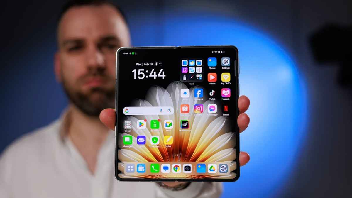 দুই ডিসপ্লে ও ২০০ মেগাপিক্সেল ক্যামেরায় অপোর চমক