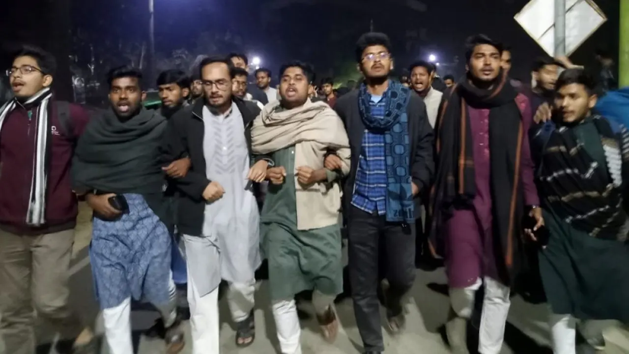 ইসির সিদ্ধান্তের প্রতিবাদে উত্তাল শাবিপ্রবি, শিক্ষার্থীদের বিক্ষোভ