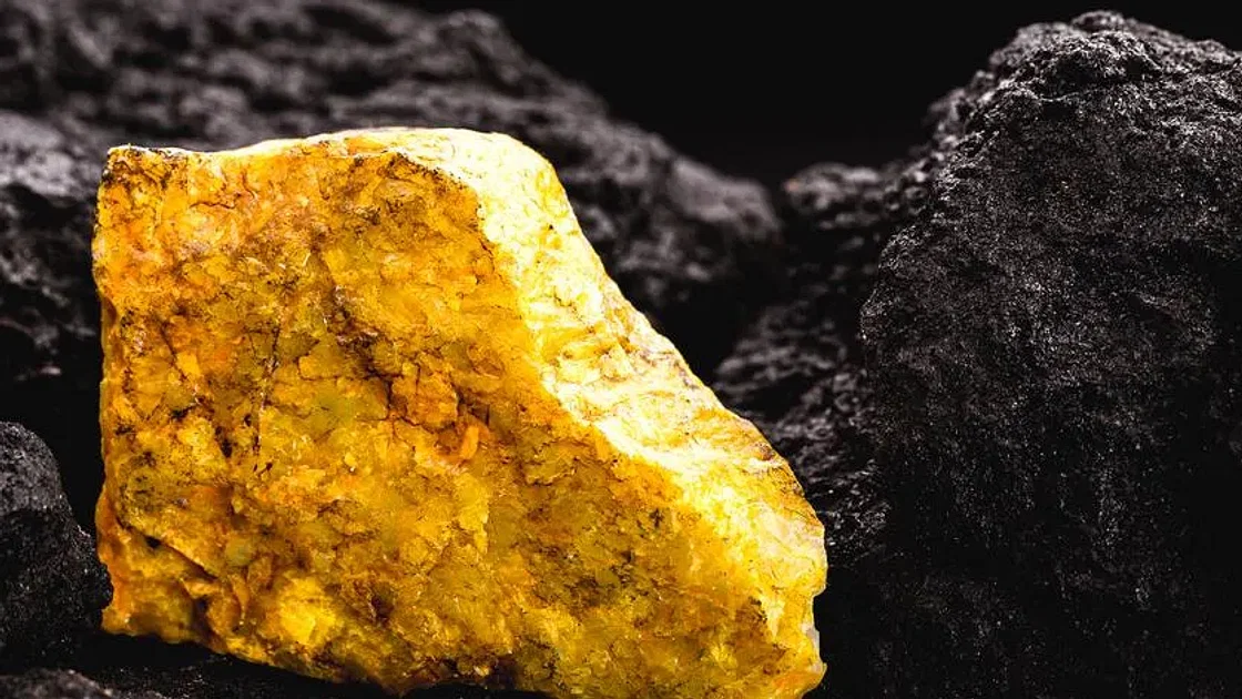 ইউরেনিয়াম কী, এটি কেন বিশ্বের সবচেয়ে মূল্যবান ধাতু?