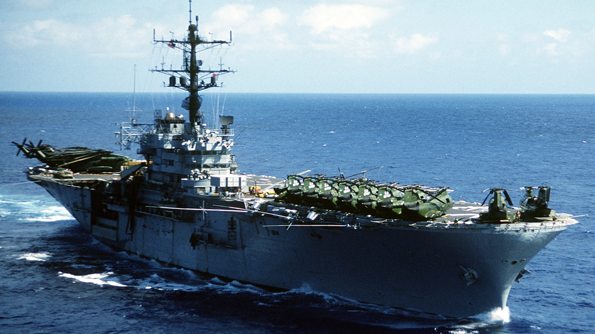 মার্কিন যুদ্ধজাহাজে আছেন মাদুরো ও তার স্ত্রী, জানালেন ট্রাম্প