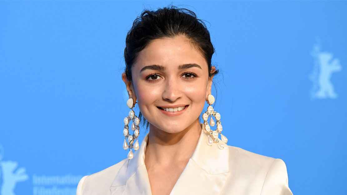 সোশ্যাল মিডিয়া ছাড়তে চান আলিয়া! 