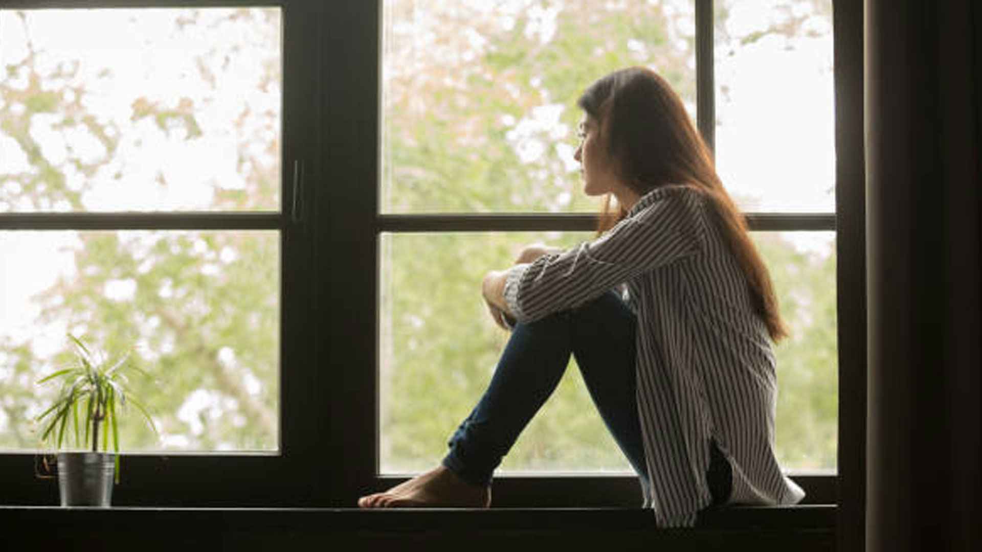 শহুরে একাকীত্ব: ফ্ল্যাটবাড়িতে বন্দি মানুষের জীবন