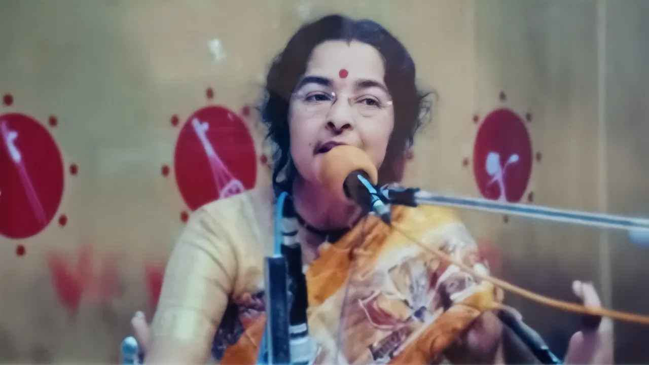 গৃহকর্মীর ছুরিকাঘাতে গায়িকার মৃত্যু