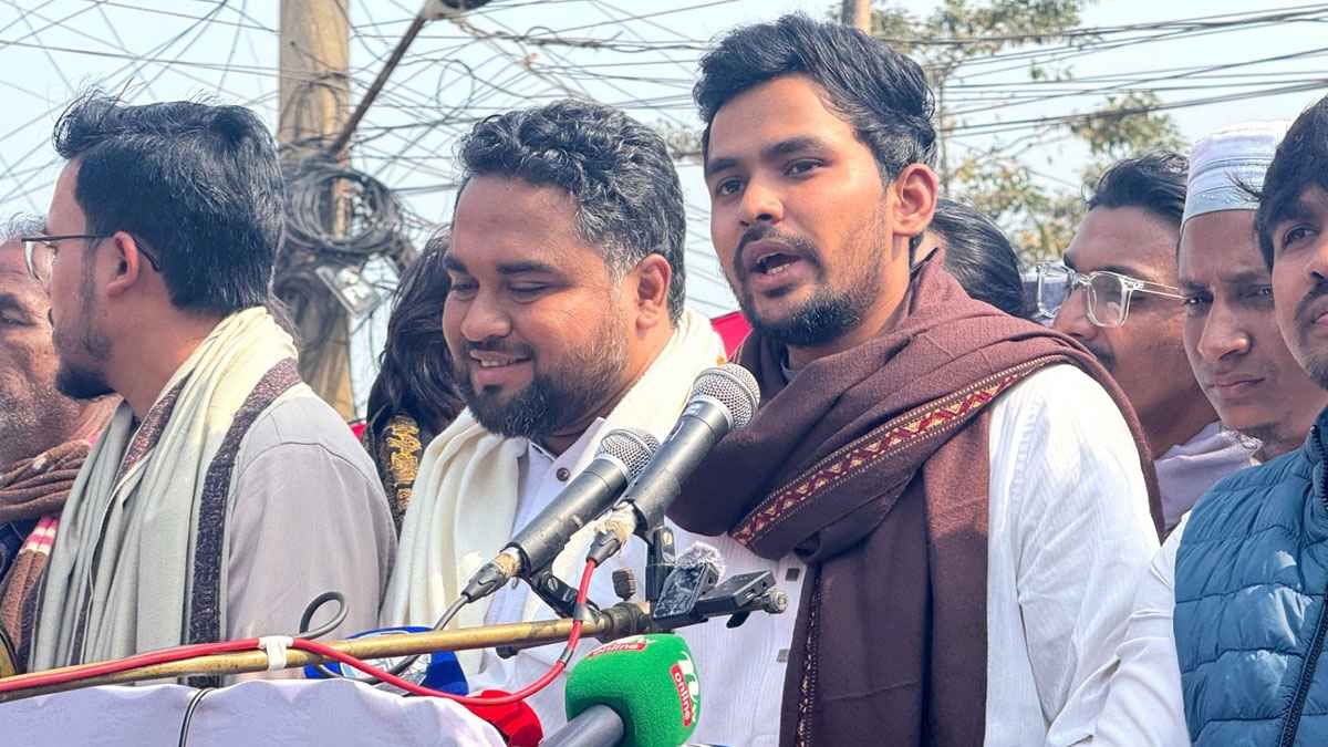 একটি দল হিংস্র থেকে হিংস্রতর হয়ে উঠছে: আসিফ মাহমুদ 